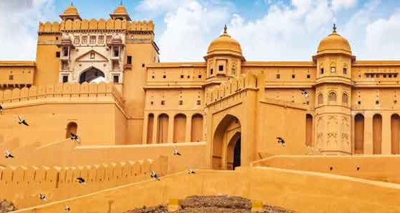 Read more about the article राजपुताना गौरव एवं विरासत को समेटे खड़ा हैं ये गुलाबी नगरः जयपुर