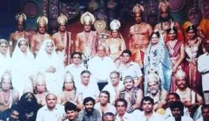 Read more about the article Religion & Faith: श्री रामानंद सागर की ‘रामायण’ का वो आखिरी एपीसोड जो पीछे छोड़ जाता है एक अद्भुत व अमिट छाप ! द्वापर युग के दर्शन करने हों तो एक बार फिर से अवश्य देखिए रामानंद सागर की रामायण।